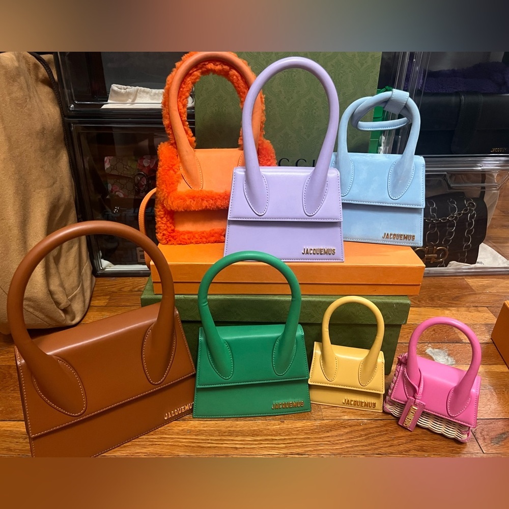 Jacquemus colorful Bags Collection!
Find them in the listing!!!